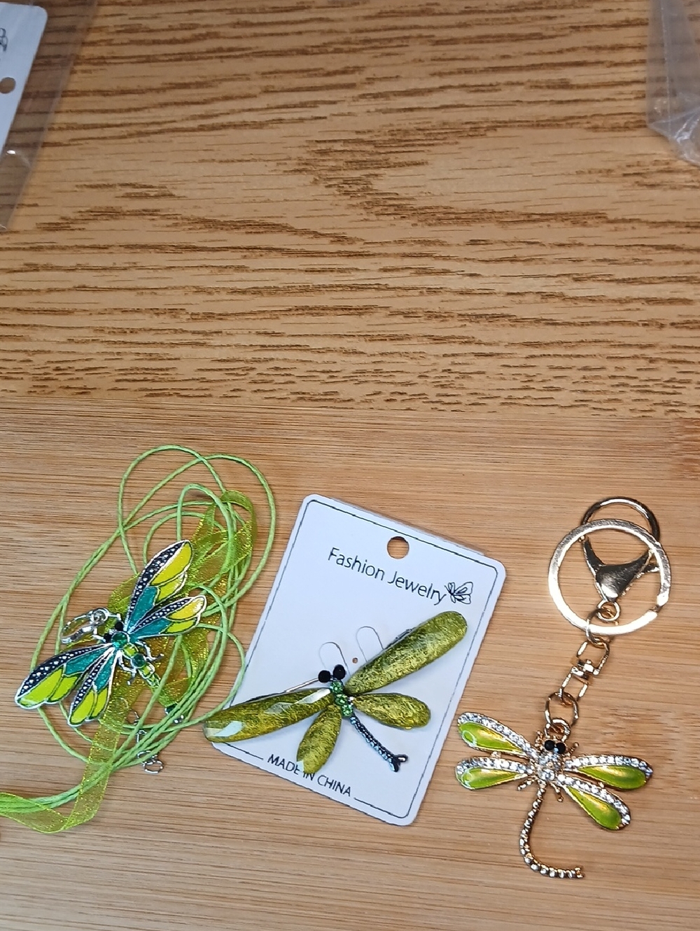 NWOT 3PC Lime Green Dragonfly Set 1 Keychain 1 Pin 1 Necklace